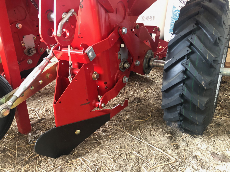 5458 Grimme GL32E potato planter