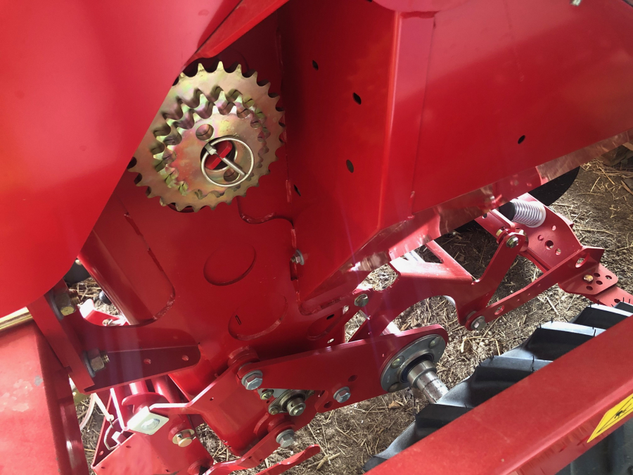5458 Grimme GL32E potato planter