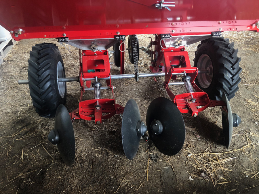 5458 Grimme GL32E potato planter