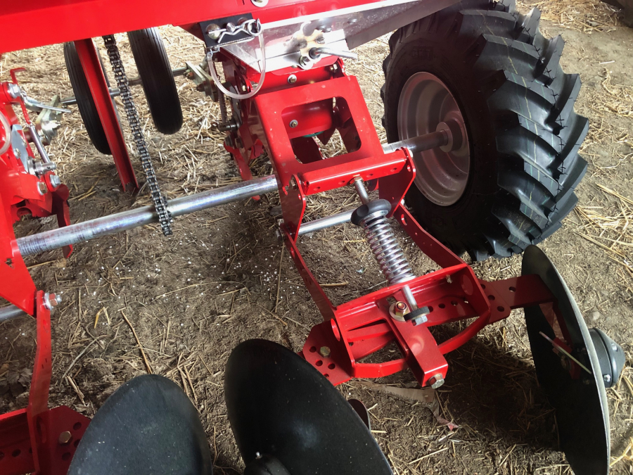 5458 Grimme GL32E potato planter
