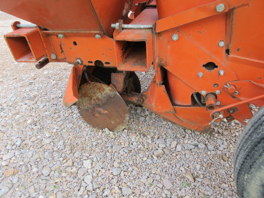5459 Underhaug UN1400 potato planter