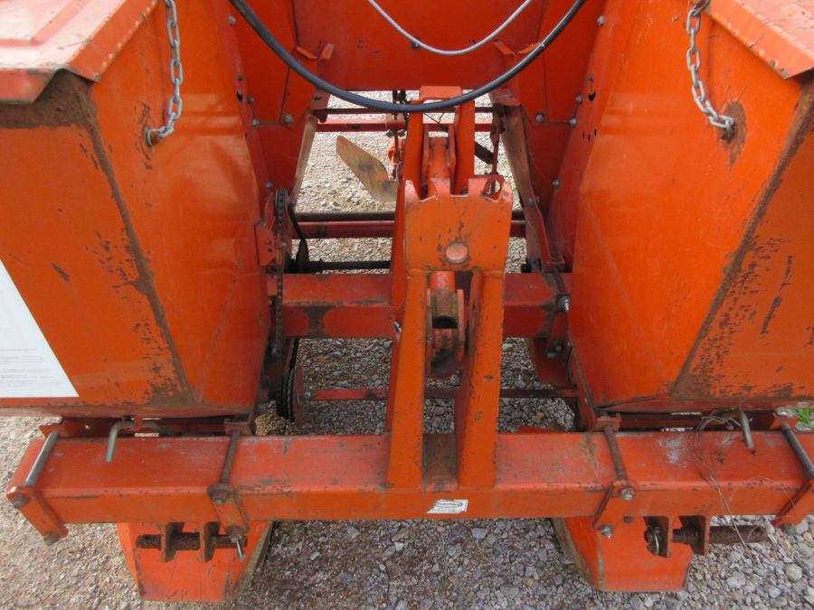 5459 Underhaug UN1400 potato planter