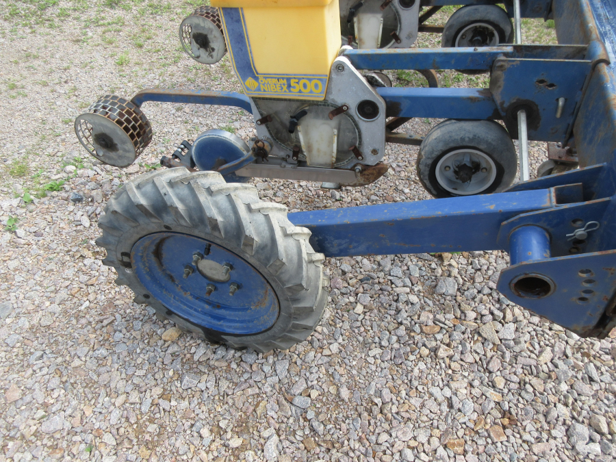5463 Nibex 500 2 row precision seeder for vegetables
