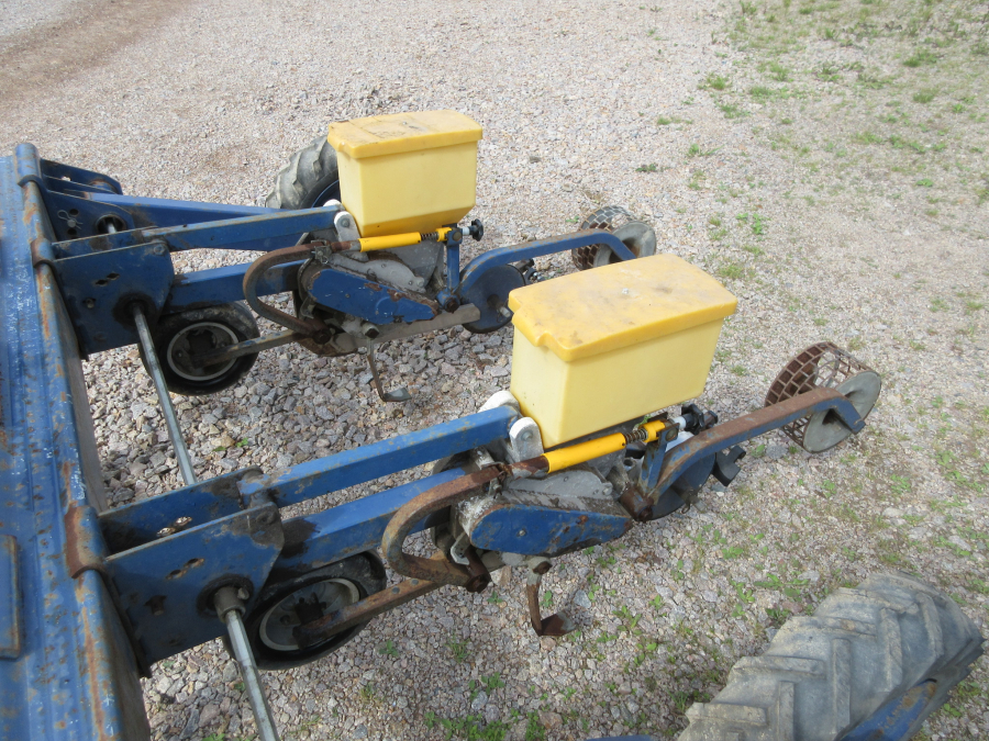 5463 Nibex 500 2 row precision seeder for vegetables