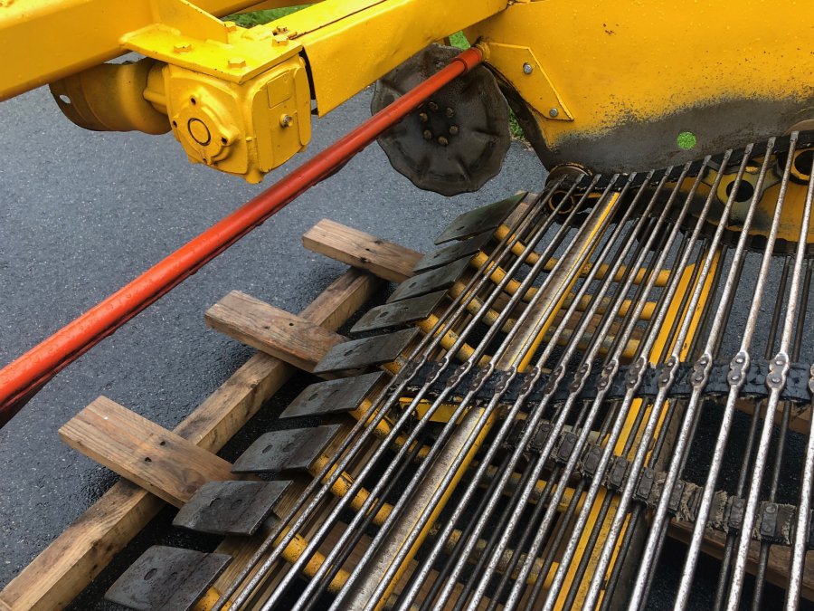 5487 Samon onion windrower used