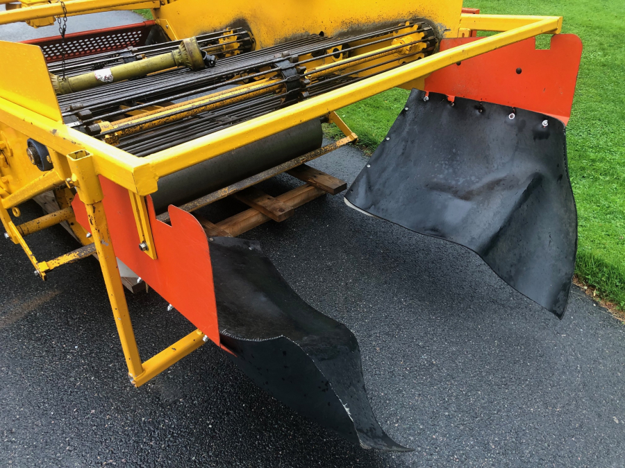 5487 Samon onion windrower used