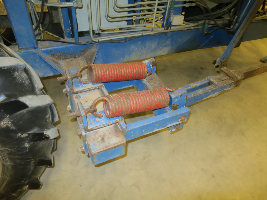 5490 Asa-Lift carrot harvester with bunker