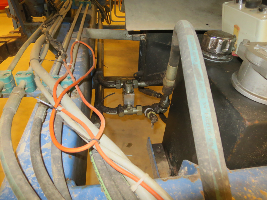 5490 Asa-Lift carrot harvester with bunker