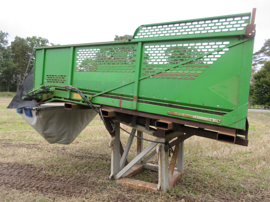 5498 Buffer hopper for potato for wheel loader