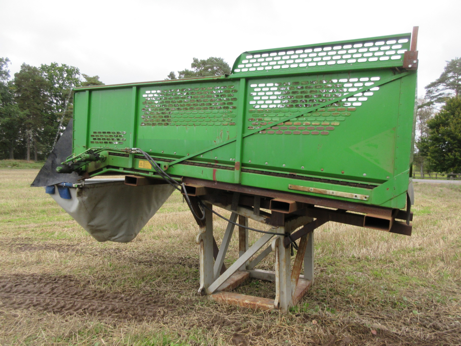 5498 Buffer hopper for potato for wheel loader