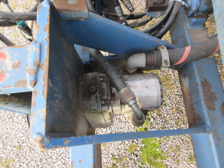 5501 Asa-Lift carrot harvester T90B with bunker