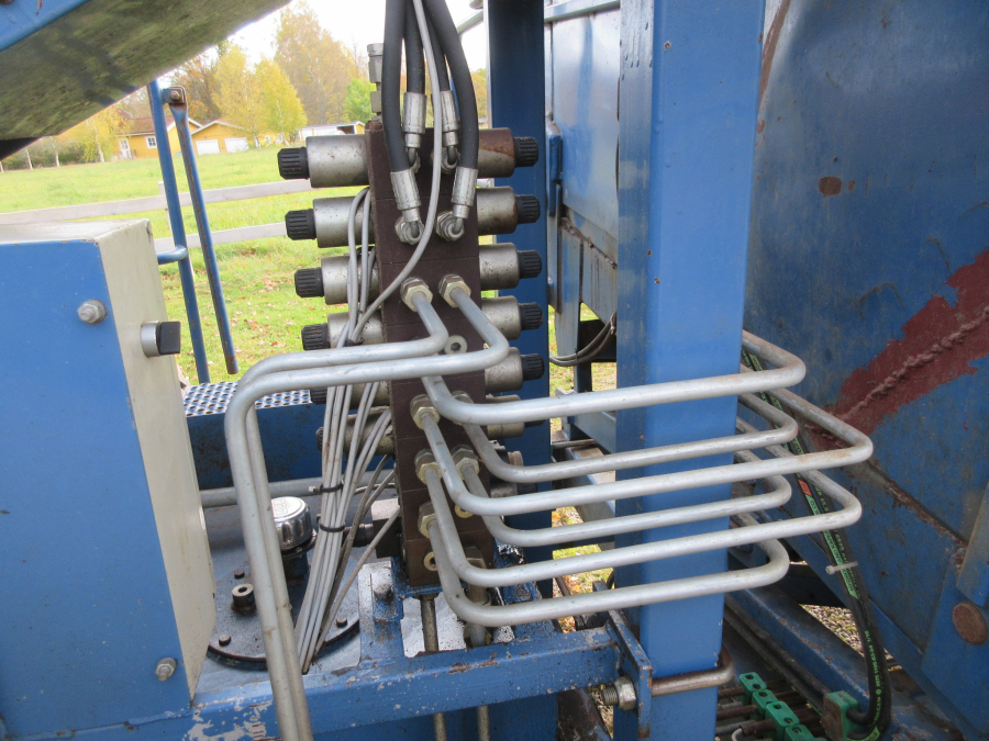 5501 Asa-Lift carrot harvester T90B with bunker