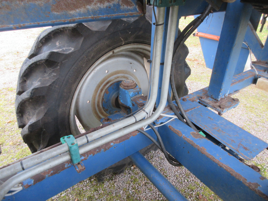 5501 Asa-Lift carrot harvester T90B with bunker