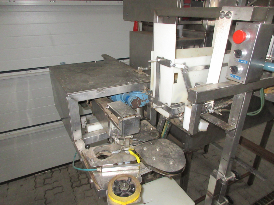 5504 Newtec 2000 with G45 tape twister bagger