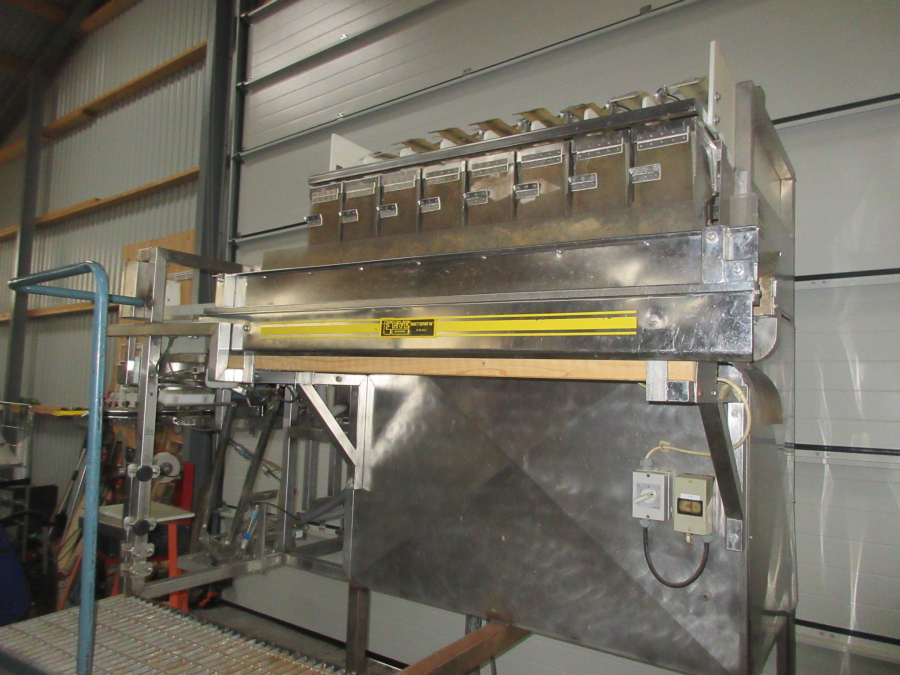 5504 Newtec 2000 with G45 tape twister bagger