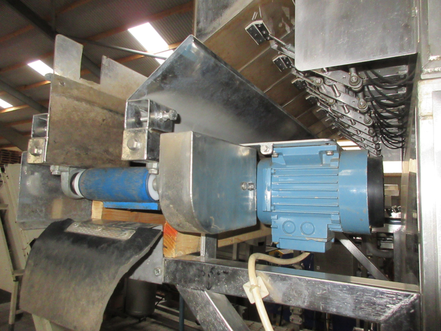 5504 Newtec 2000 with G45 tape twister bagger