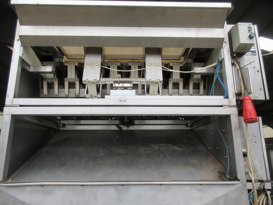 5504 Newtec 2000 with G45 tape twister bagger