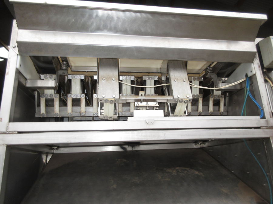 5504 Newtec 2000 with G45 tape twister bagger