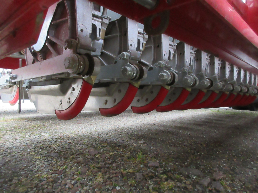 5511 Agricola Italiana AI-640 SNT precision seeder