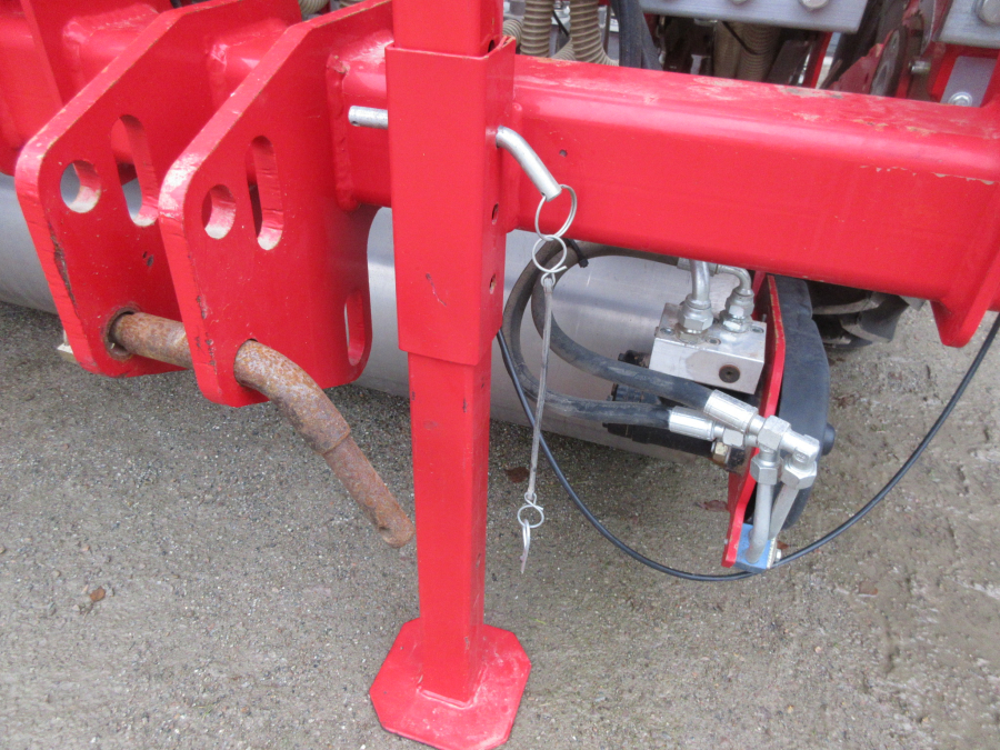 5511 Agricola Italiana AI-640 SNT precision seeder