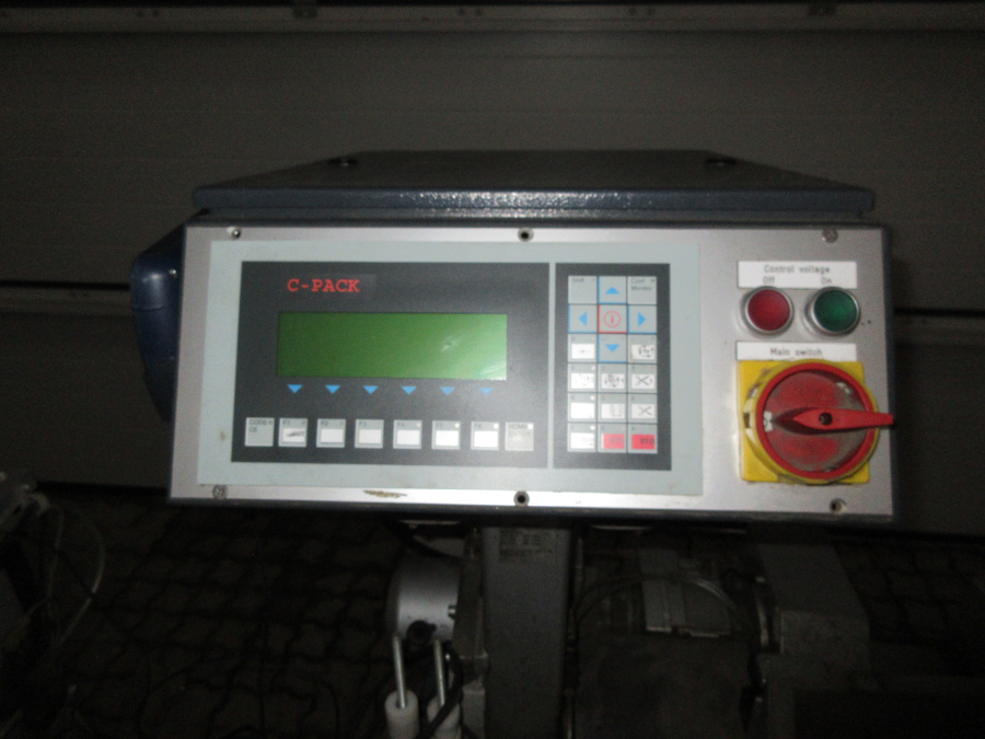 5516 C-Pack VAC 929 Net clipper automatic net bagger