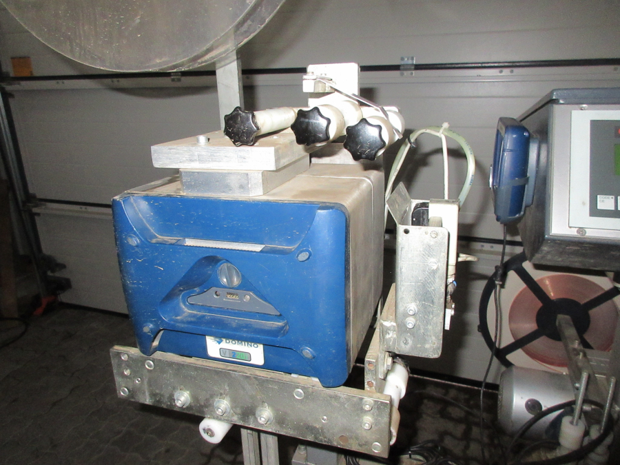 5516 C-Pack VAC 929 Net clipper automatic net bagger