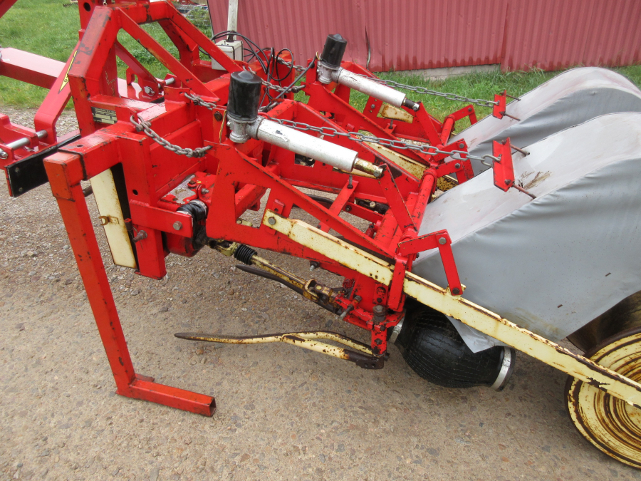 5526 Oldenhuis haulm puller looftrekker