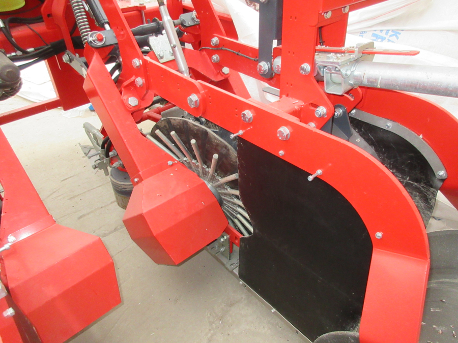 5527 Vegniek Discmaster haulmpuller 2 row