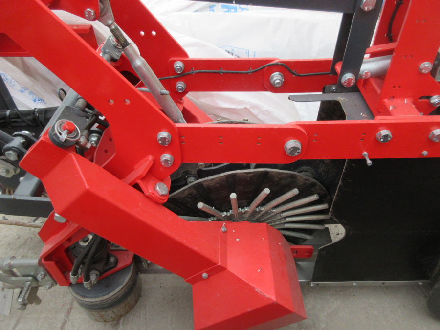 5527 Vegniek Discmaster haulmpuller 2 row