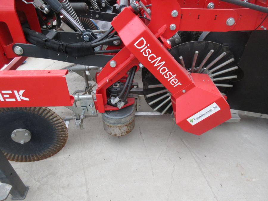 5527 Vegniek Discmaster haulmpuller 2 row