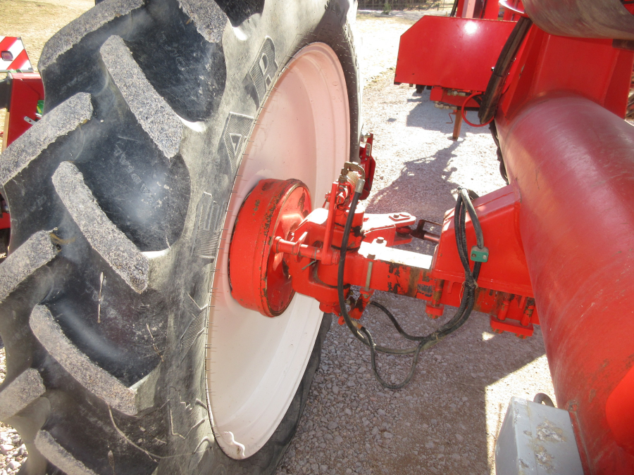 5528 Dewulf GKII carrot harvester 2 row with elevator