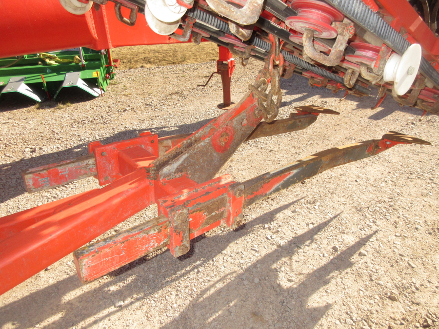 5528 Dewulf GKII carrot harvester 2 row with elevator