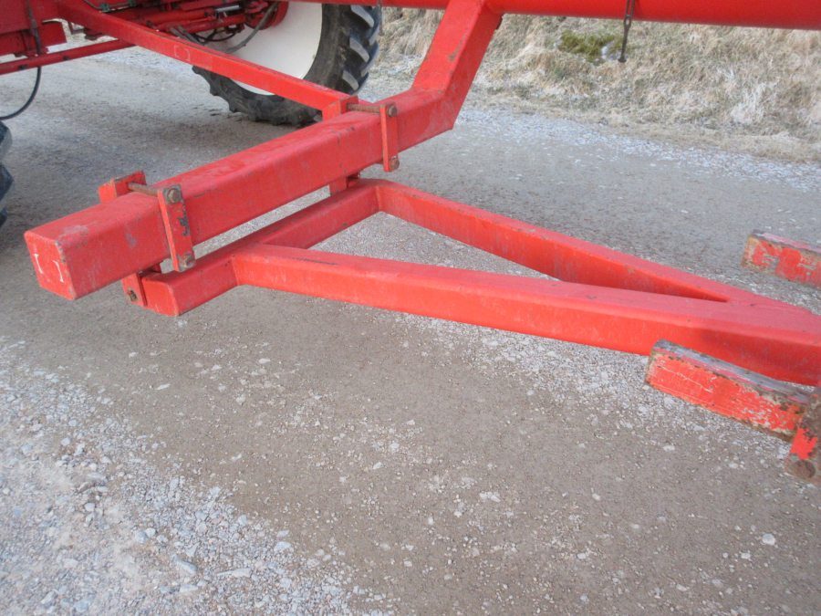 5528 Dewulf GKII carrot harvester 2 row with elevator