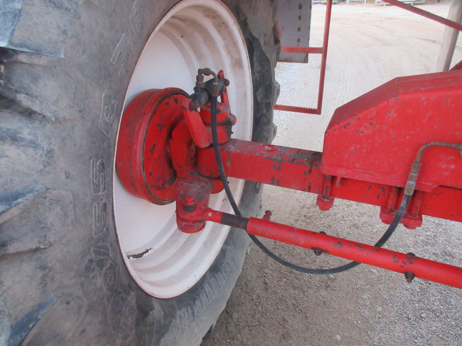 5528 Dewulf GKII carrot harvester 2 row with elevator