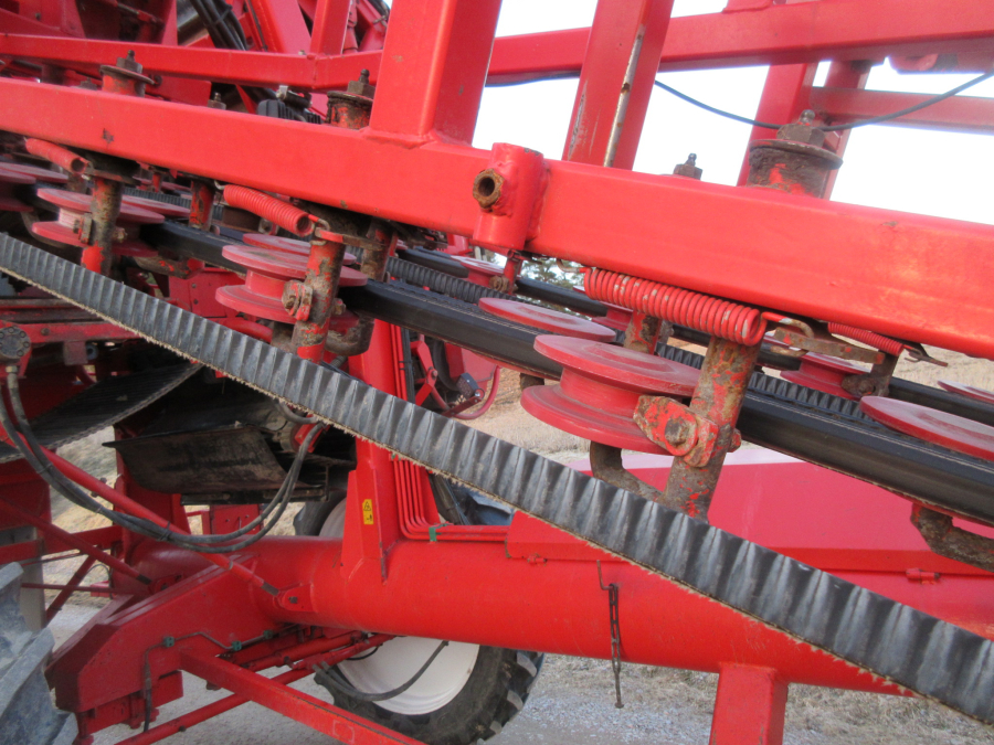5528 Dewulf GKII carrot harvester 2 row with elevator
