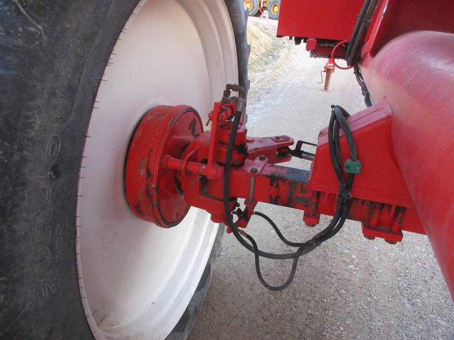 5528 Dewulf GKII carrot harvester 2 row with elevator