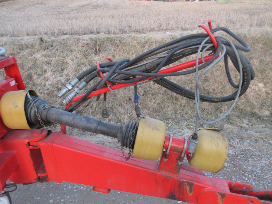 5528 Dewulf GKII carrot harvester 2 row with elevator
