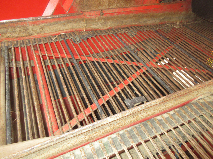 5547 Grimme SE75-30 potato harvester