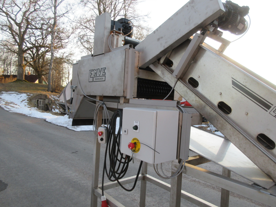 5602 EMVE wet dosing hopper