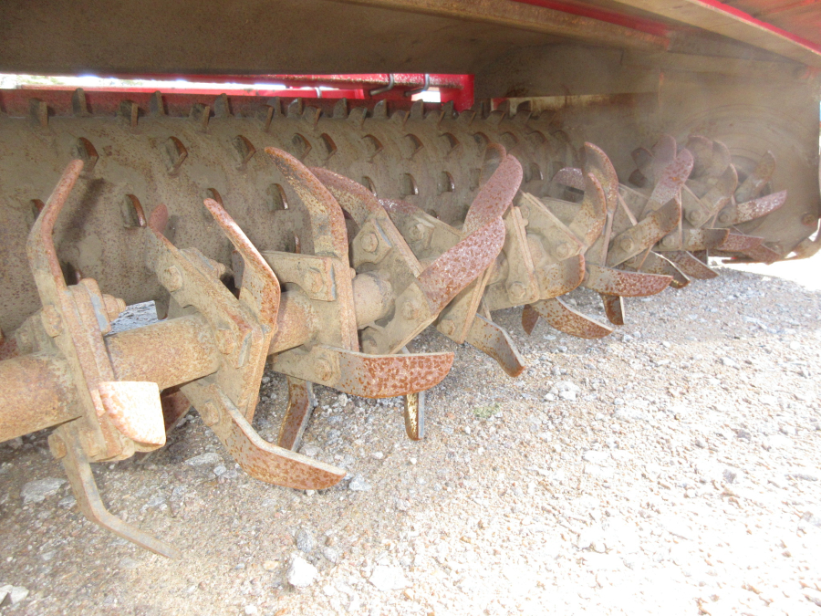 5633 Simon M165 bed cultivator 