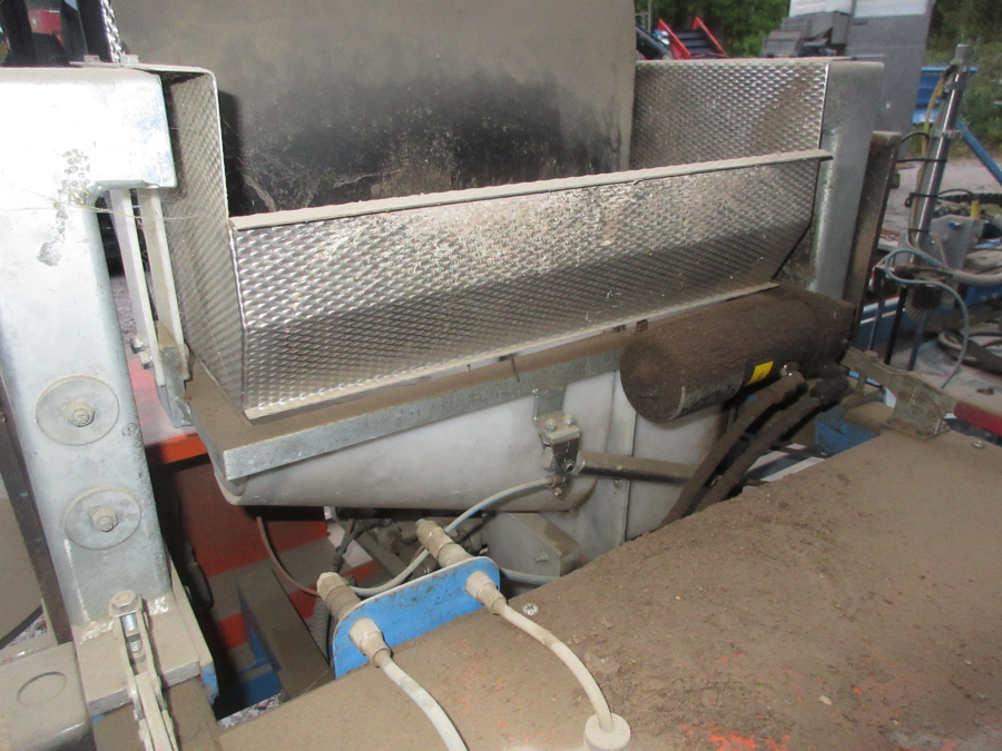 5684 Newtec 2009 / EMVE BE 5000 weigher and paperbagger