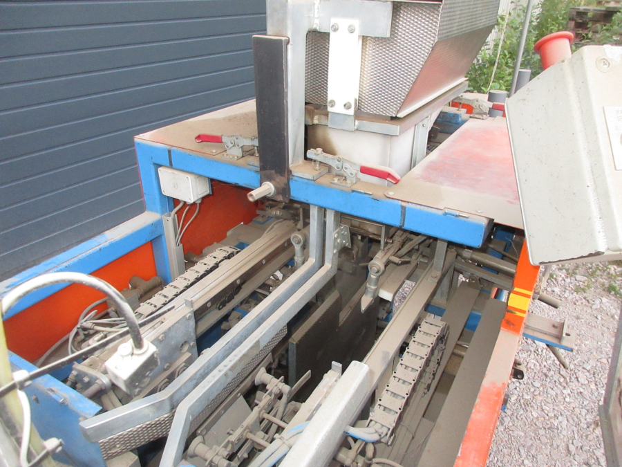 5684 Newtec 2009 / EMVE BE 5000 weigher and paperbagger