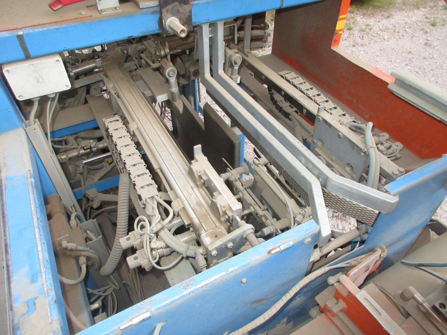 5684 Newtec 2009 / EMVE BE 5000 weigher and paperbagger