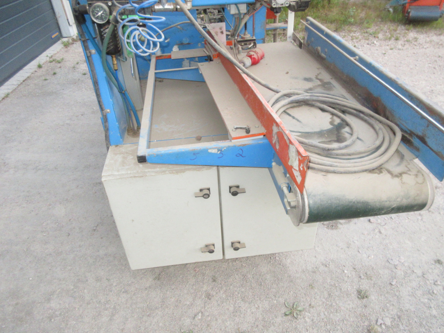 5684 Newtec 2009 / EMVE BE 5000 weigher and paperbagger