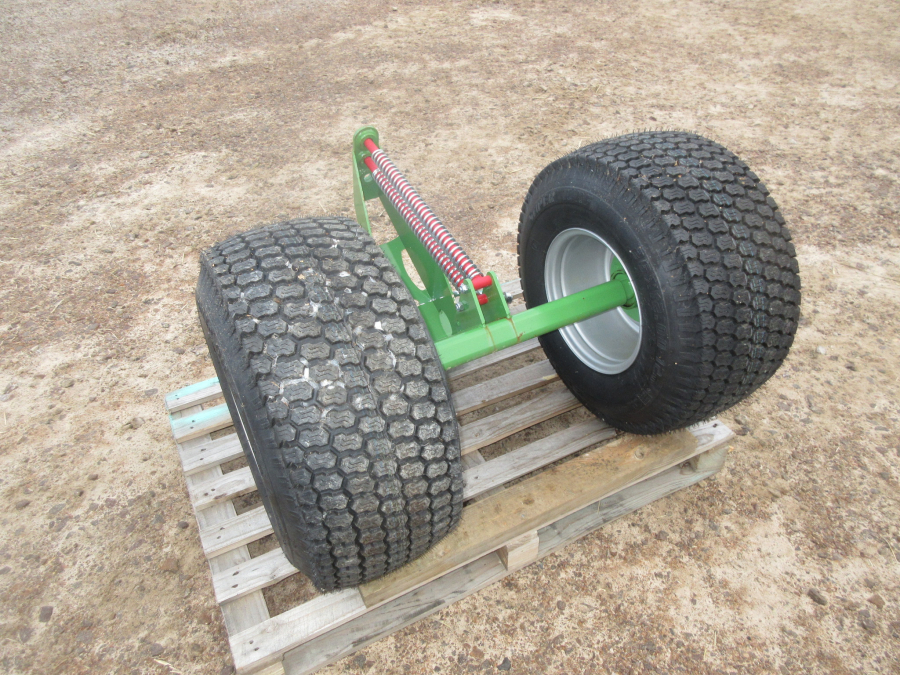5687 Baselier low press tires to haulm topper