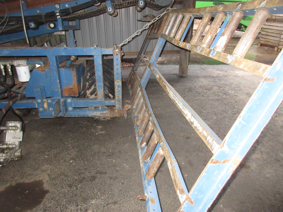 5738 Asa-Lift Combi 1000 carrot harvester box