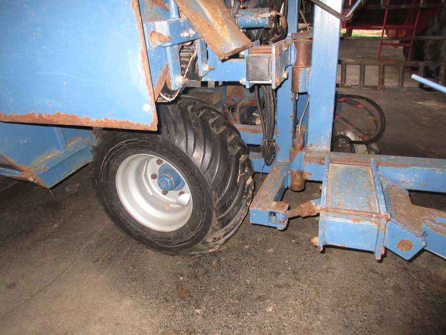 5738 Asa-Lift Combi 1000 carrot harvester box