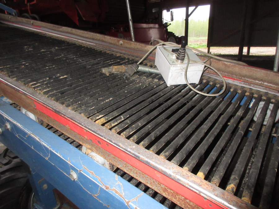 5738 Asa-Lift Combi 1000 carrot harvester box