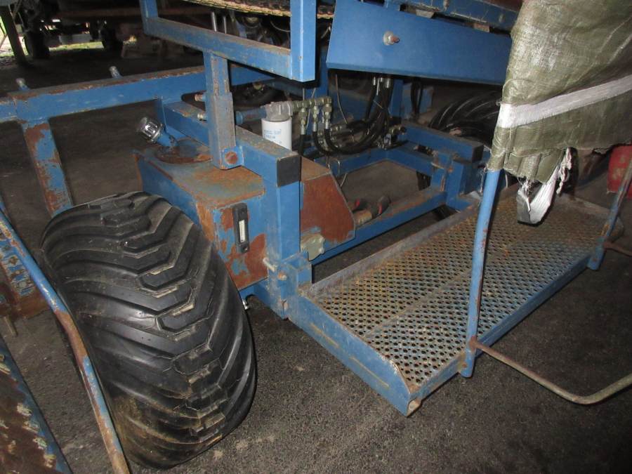 5738 Asa-Lift Combi 1000 carrot harvester box