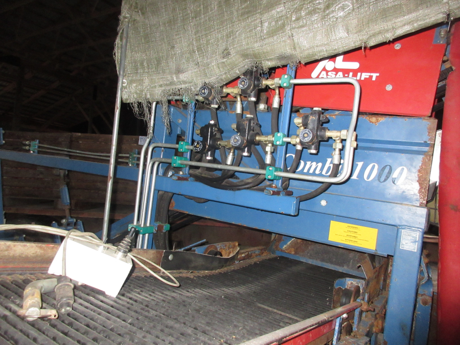 5738 Asa-Lift Combi 1000 carrot harvester box